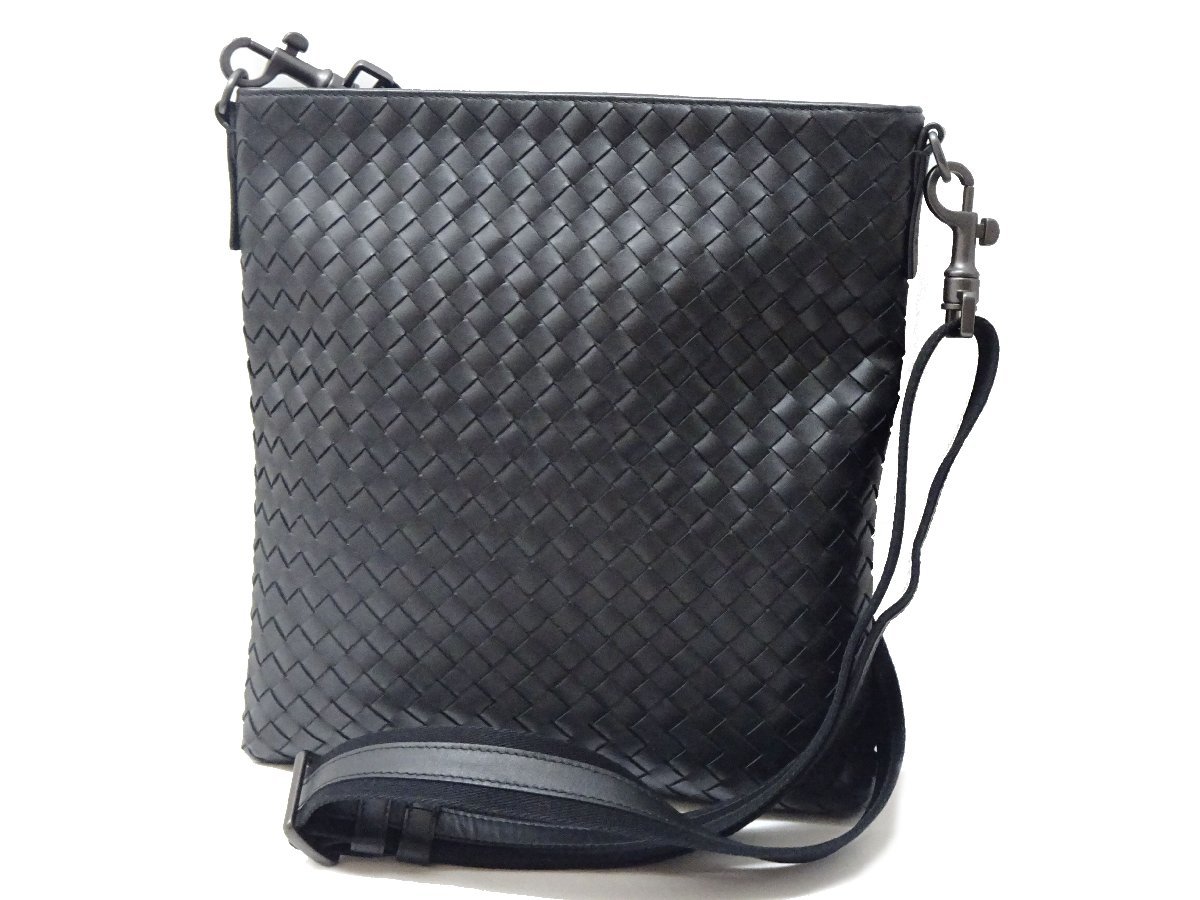 保存袋【美品】ボッテガヴェネタ イントレチャート 斜め掛け ショルダーバッグ ブラック BOTTEGA VENETA メンズ