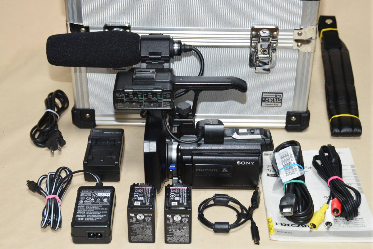 SONY業務用小型・軽量ハイビションビデオカメラ　HXR-NX30J と付属品一式