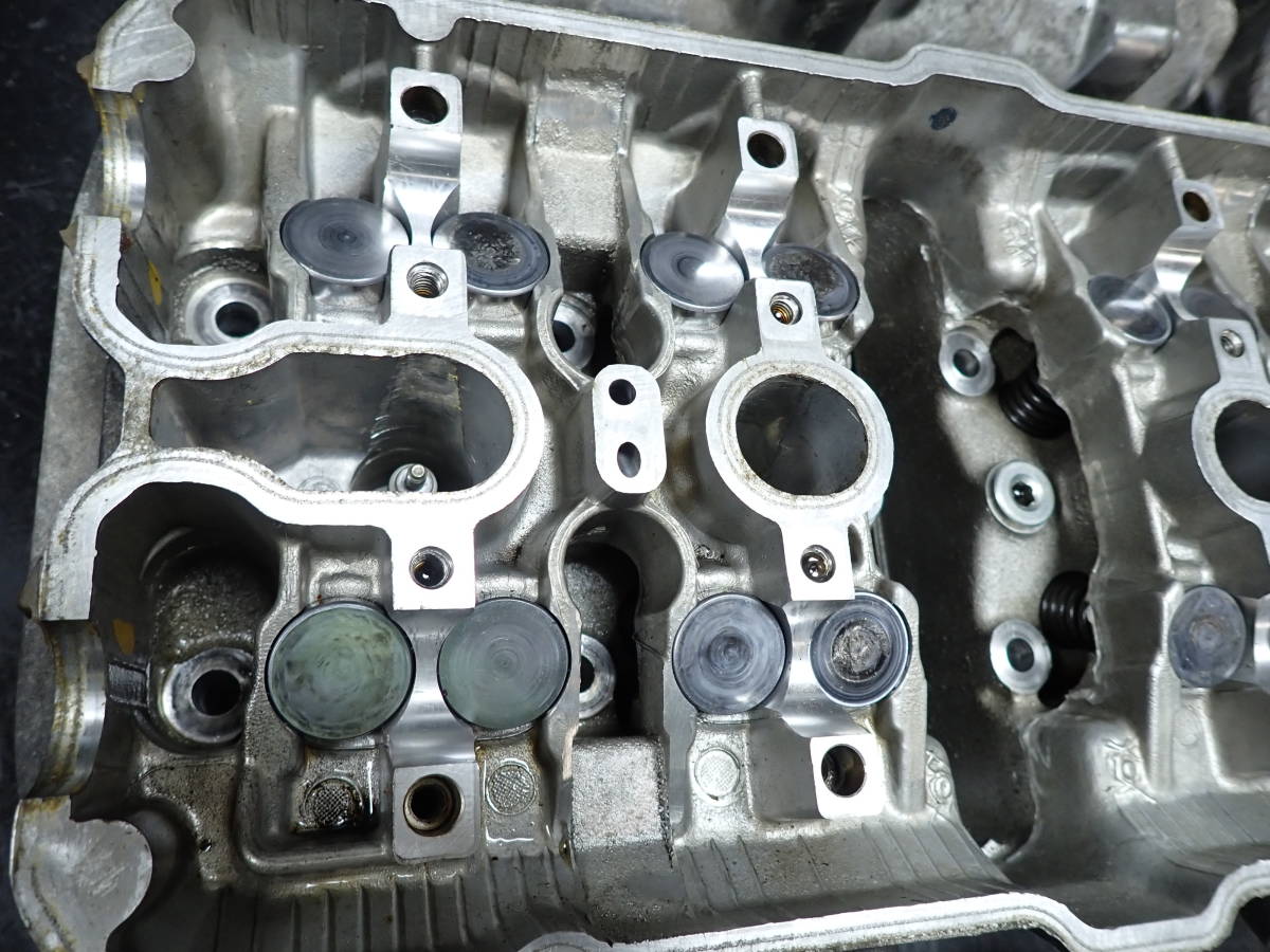 CB400SF NC31『シリンダーヘッド・カムシャフト・シリンダー・ピストン