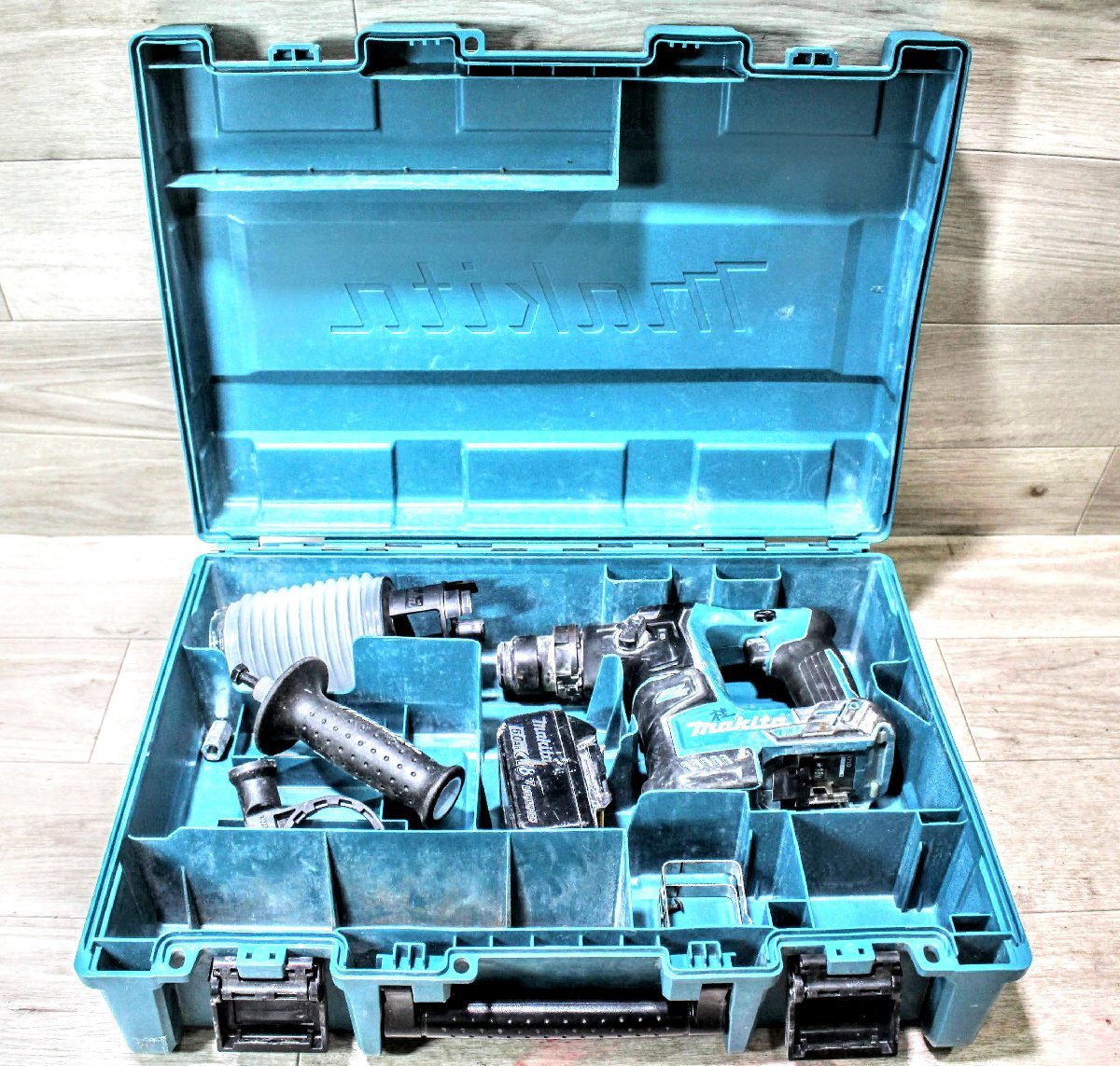 動作品☆MAKITA マキタ 17mm 18V 充電式ハンマードリル SDSプラス HR171D　ケース・備品付　13M703