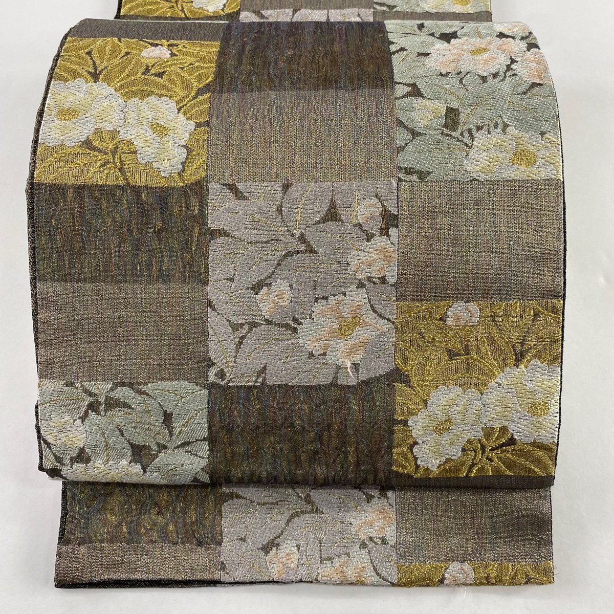 美品】 袋帯 秀品 振袖向き 草花 幾何学 唐織 金糸 紫 六通 正絹 【