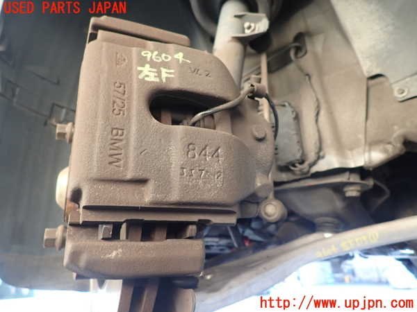 2UPJ-96044085]BMW 330i(AV30)左フロントキャリパー 中古