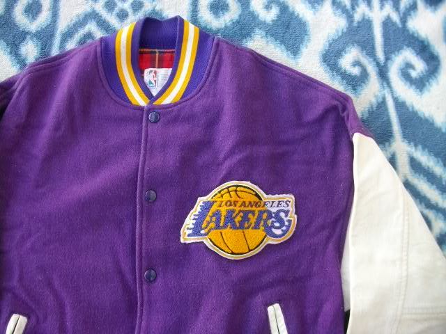 ロサンゼルス レイカーズ 袖革？レザー？ジャケット 美品 L NBA Los Angeles Lakers