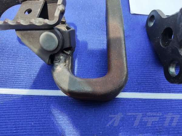 2026年最新Yahoo!オークション 左右 ヤマハ セロー225-3 C9-1109 2000年モデル 純正 セロー225 ステップ メインステップ 左右セット フットペグ セロー225W 【セロー225W 4JG2 より取り外し】#0050
