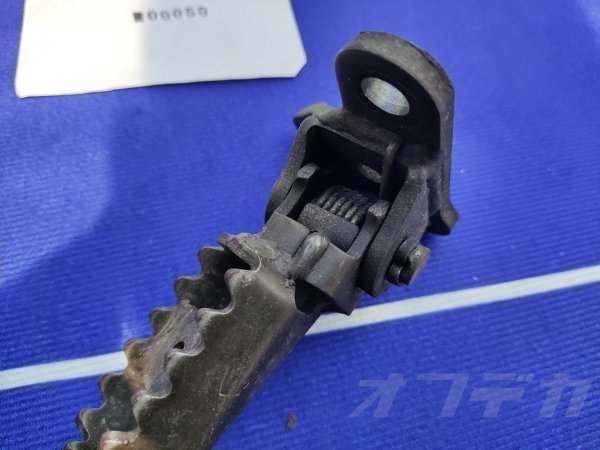 2026年最新Yahoo!オークション 左右 ヤマハ セロー225-3 C9-1109 2000年モデル 純正 セロー225 ステップ メインステップ 左右セット フットペグ セロー225W 【セロー225W 4JG2 より取り外し】#0050