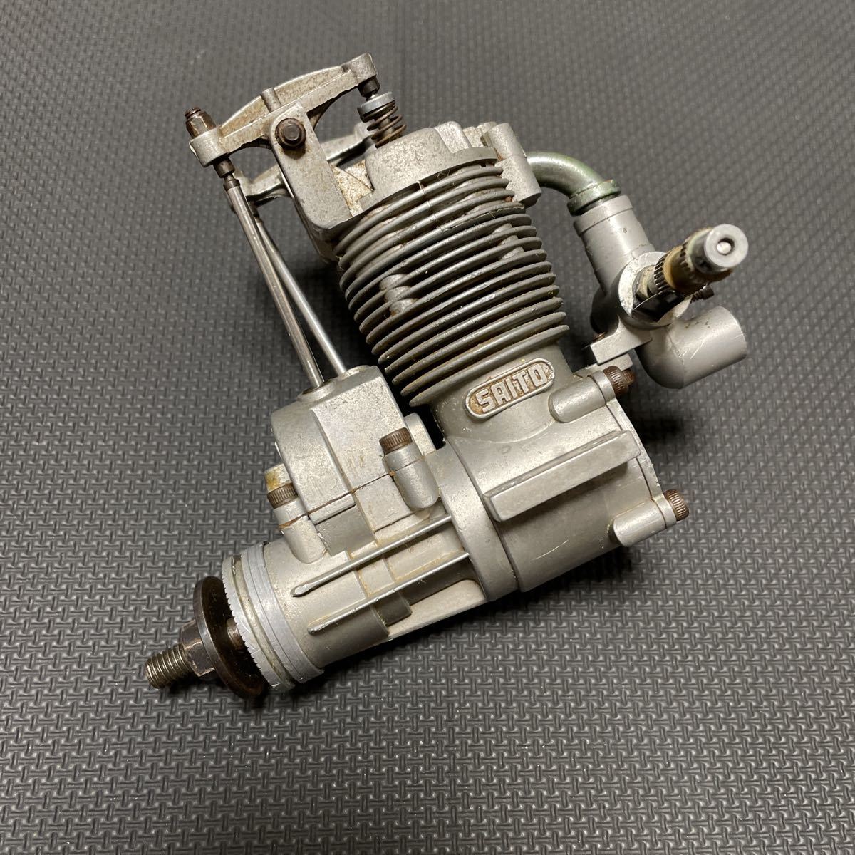 斉藤製作所SAITO FA30 旧型エンジン オープンロッカー 希少 SAITO