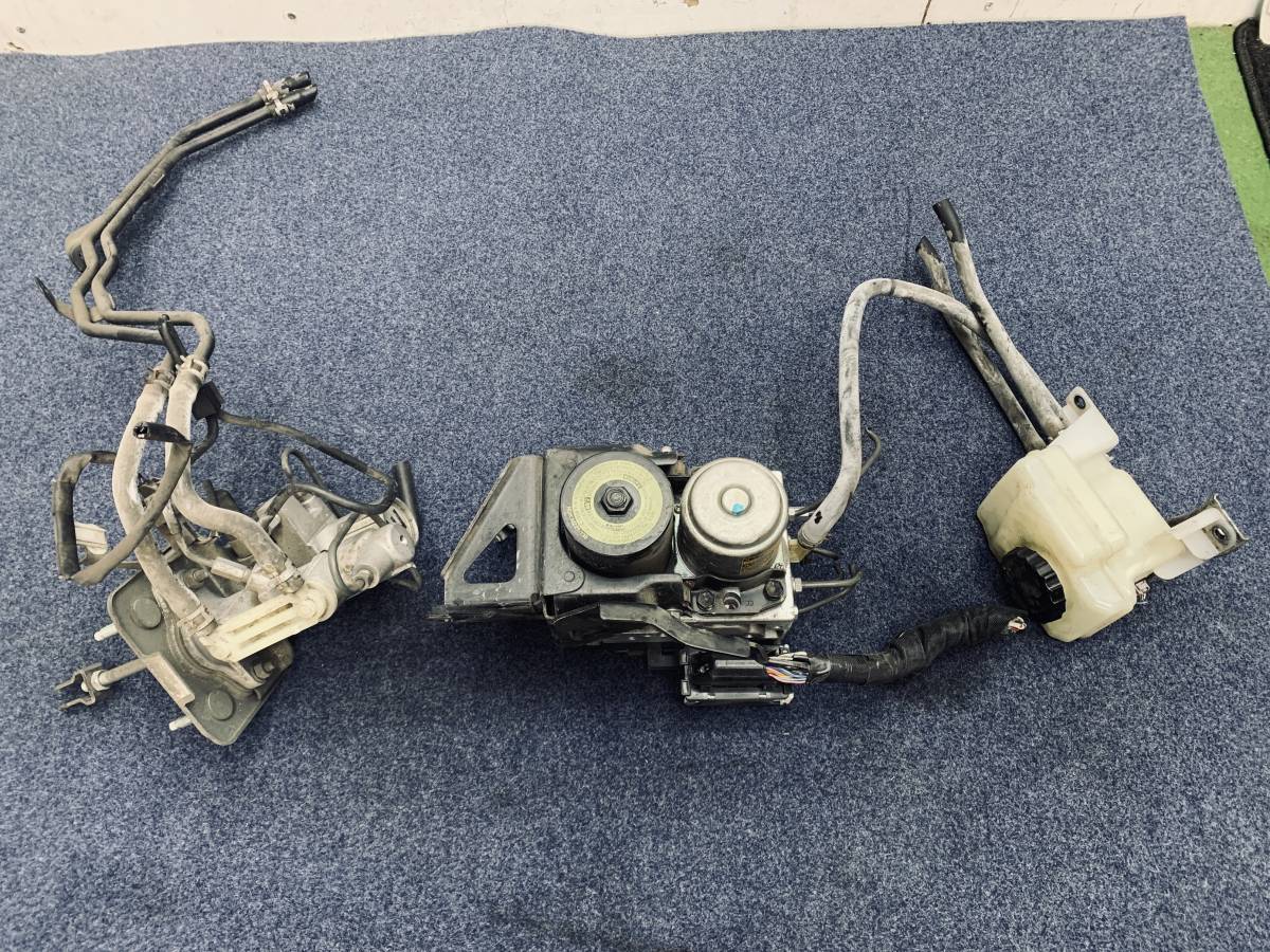 エスティマ トヨタ AHR20W ABS ABSアクチュエーター AHR20 ABS 