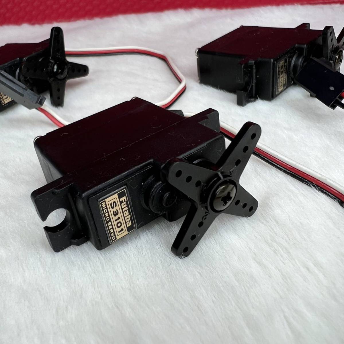 フタバ　 S3101 マイクロサーボ15個とその他まとめ売り S3101 フタバ フタバ⁄FUTABA 製 マイクロサーボ15個 (ホビーラジコン