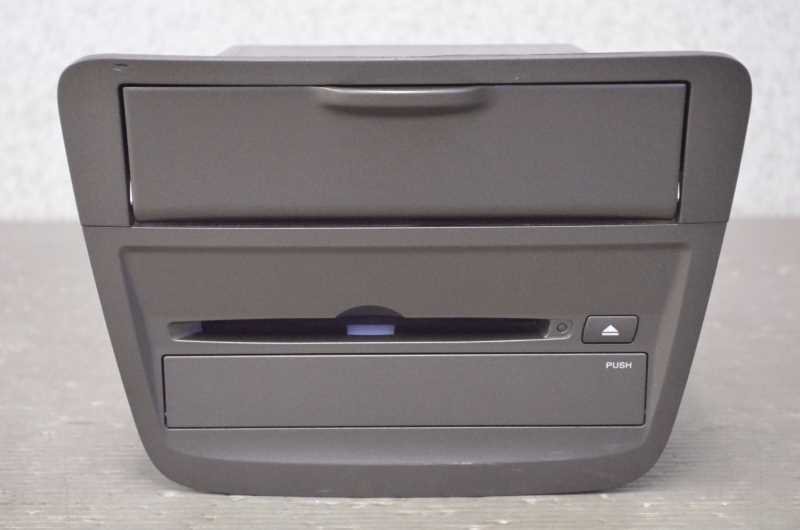 エリシオン G 5AT 前期(RR1) 純正 パイオニア 動作保証 HDDナビ ユニット カーナビ インターナビ 小物入れ 地図2006年 AVIC-ZH6437 s007824