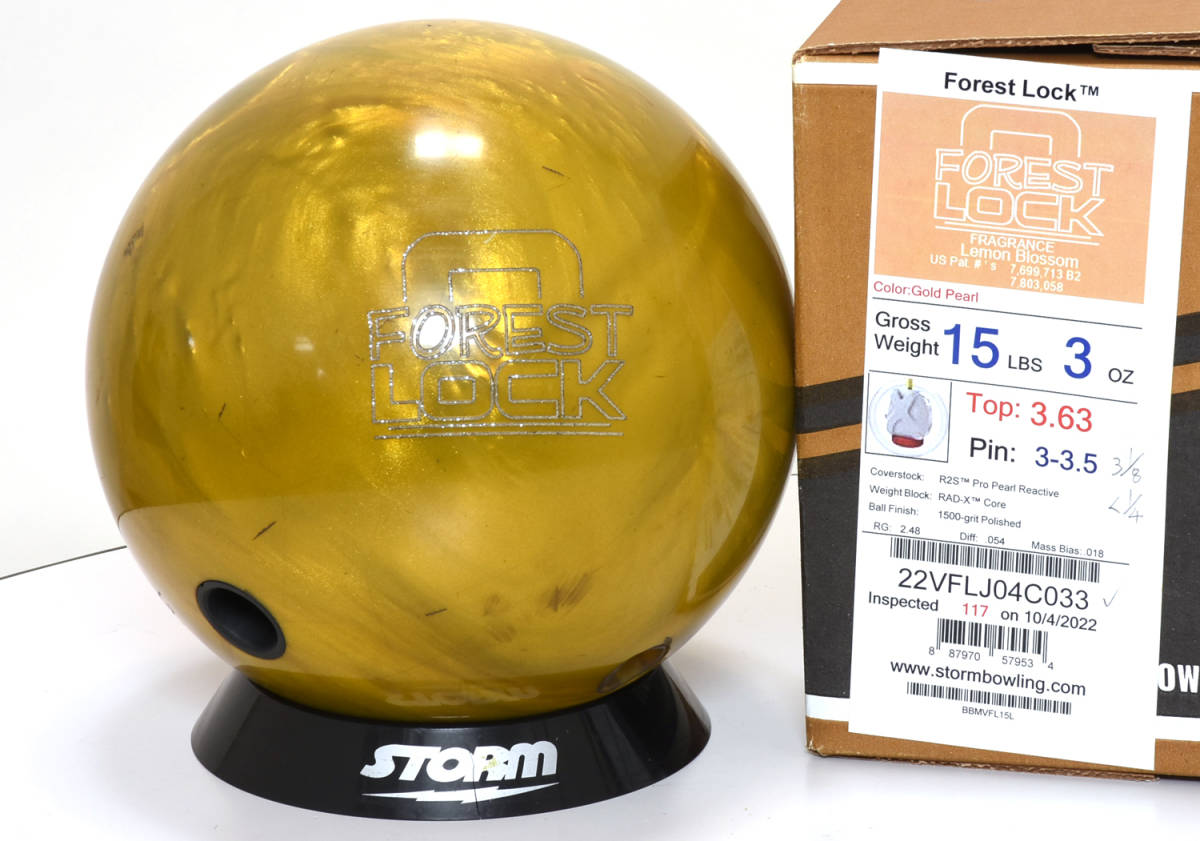 美品 STORM FOREST LOCK ボウリングボール 15P 美品 STORM FOREST LOCK