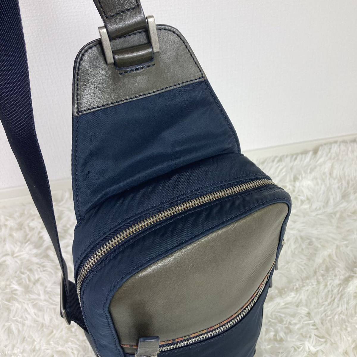 1円【極美品 人気】ポールスミス Paul smith ボディバッグ ショルダー 