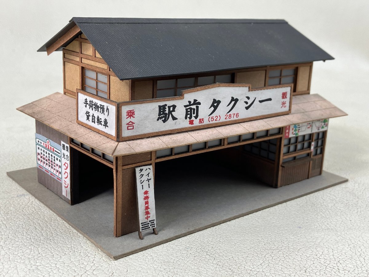 昭和ジオラマ バス停とオートバイ ストラクチャー | HOゲージ夜景田舎の駅前バス停ジオラマ 情景シリーズ