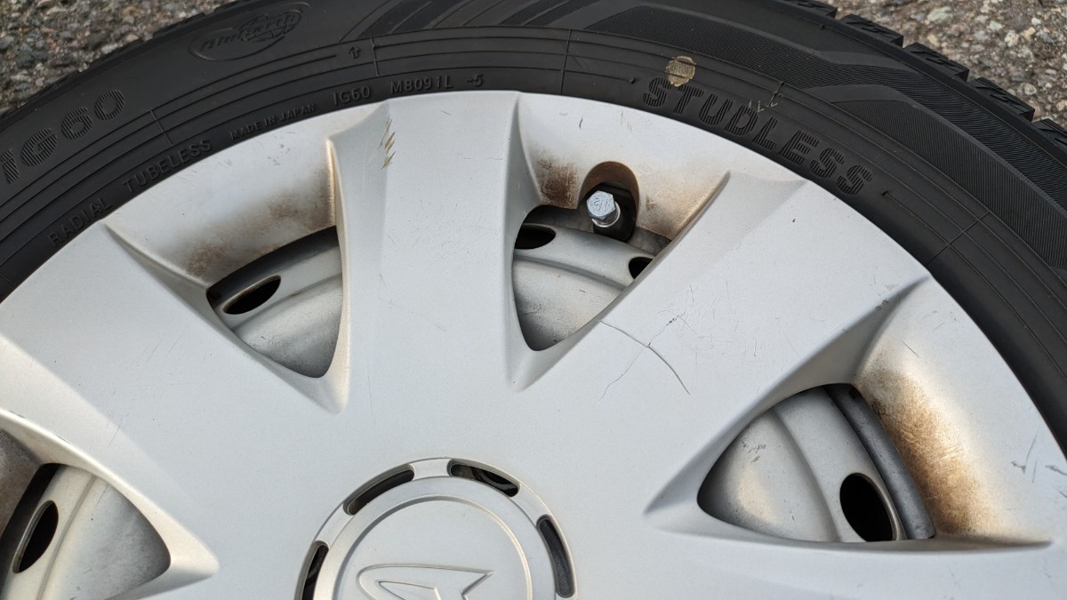 145/80R13 スタッドレスタイヤ 21年製　ヨコハマアイスガード バリ山　ダイハツ純正　ナット付き 145&frasl;80R13 ヨコハマ iG60 145／80r13の通販 nヨコハマ nタイヤ