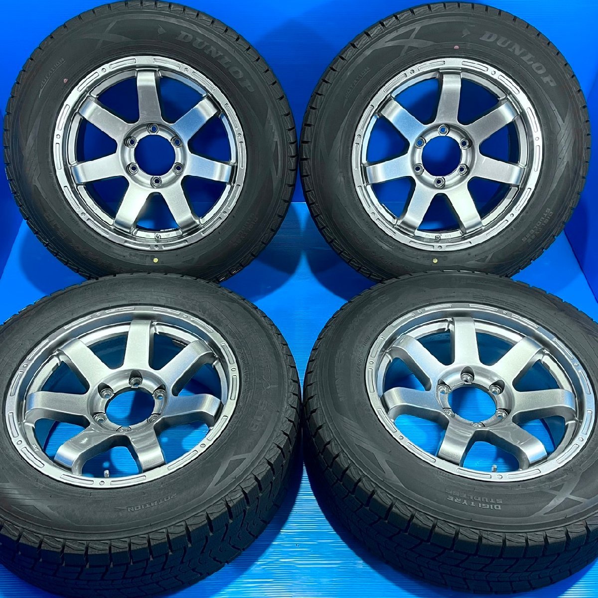 バリ溝　プラド 265/60/18ダンロップスタッドレス 265/60R18 バリ溝 21年製 プラド ハイラックス 等に ダンロップ