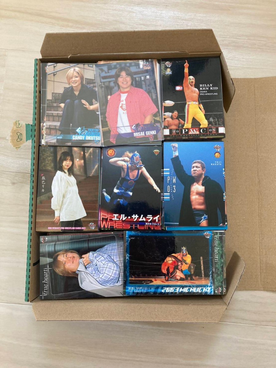 【宅急便コンパクト箱にカード8束分】BBM その他 男子 女子 プロレスカード 大量セット②