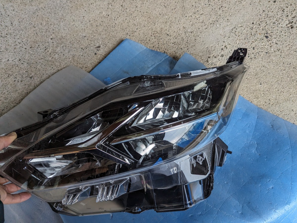 日産　デイズハイウェイスターB44W　純正 ヘッドライト LED