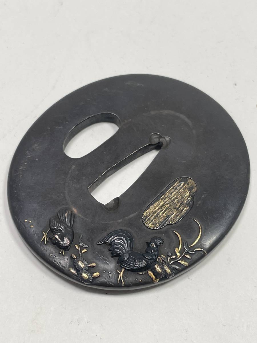 武具小道具】日本刀装具③ 赤銅鶏高肉彫金銀象嵌鍔 水戸金工