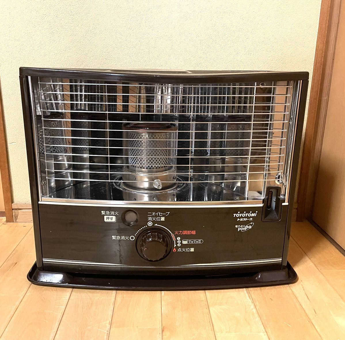 トヨトミ-TOYOTOMI 公式サイト 反射形石油ストーブ 石油ストーブ