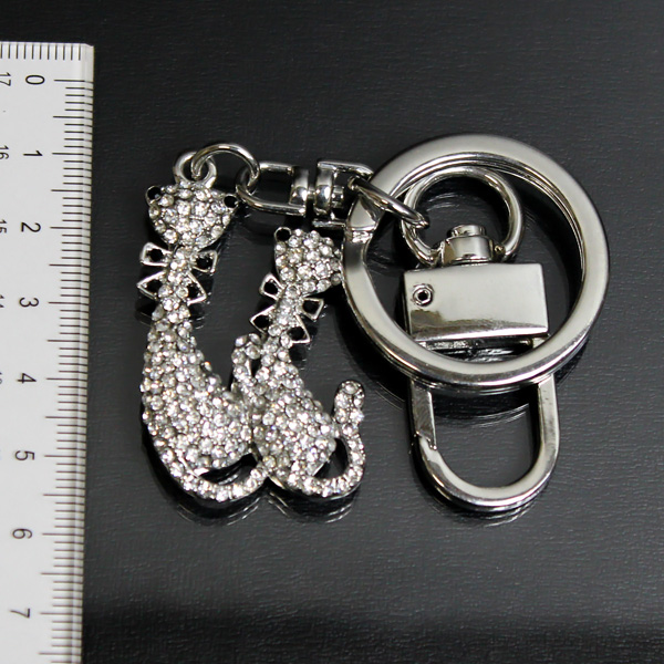 ハンドメイド キーホルダー ネコちゃん ラインストーン シルバー_3