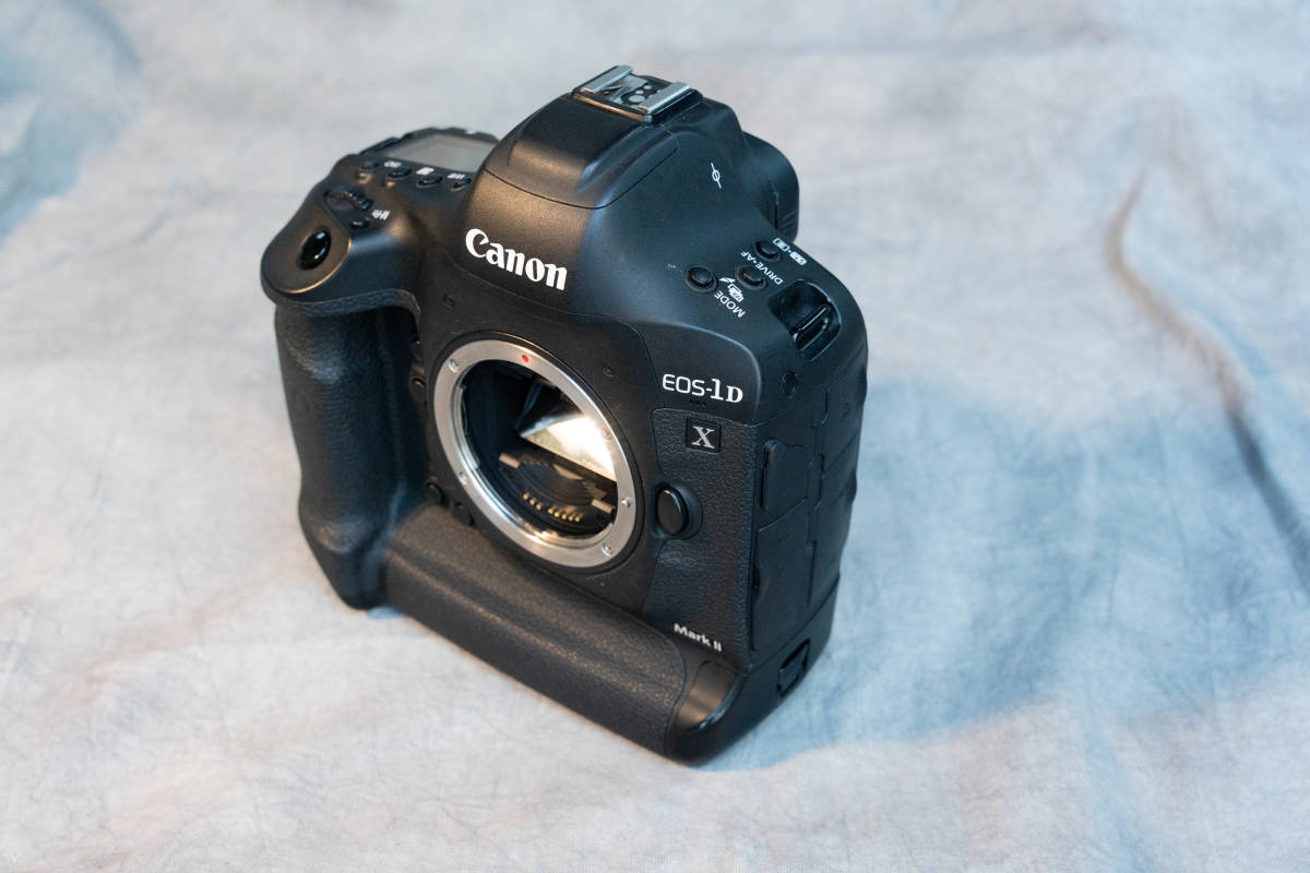 EOS-1D X markⅡ CANON 1DX mark2 キャノン ボディ レリーズ回数99000 