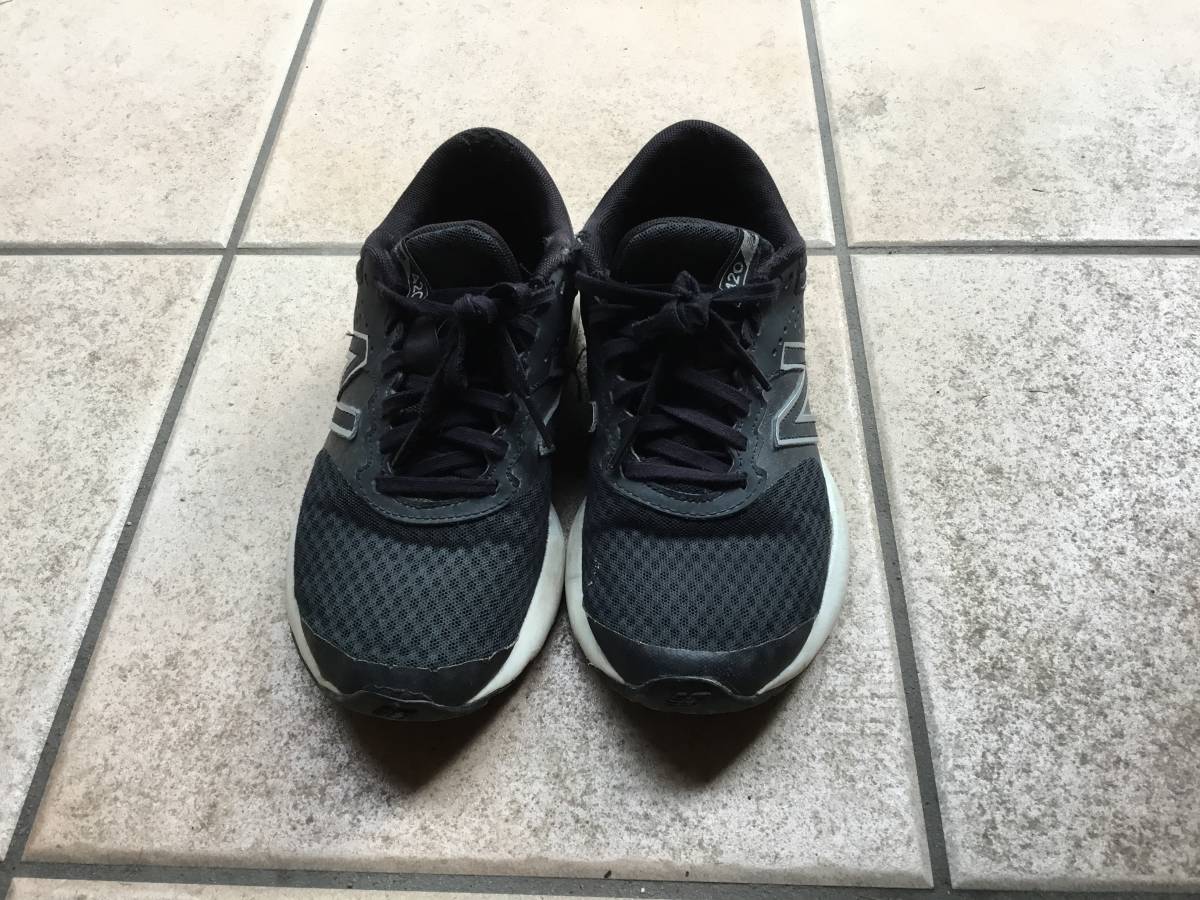 整理品☆通学　部活　女子中学生　ニューバランス　ブラック　23.5cm