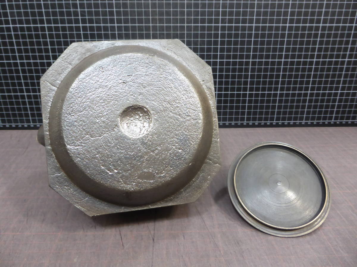 224 「龍盛堂 銀被口」八角南部鉄瓶 満水1600mL 重さ1666g 水