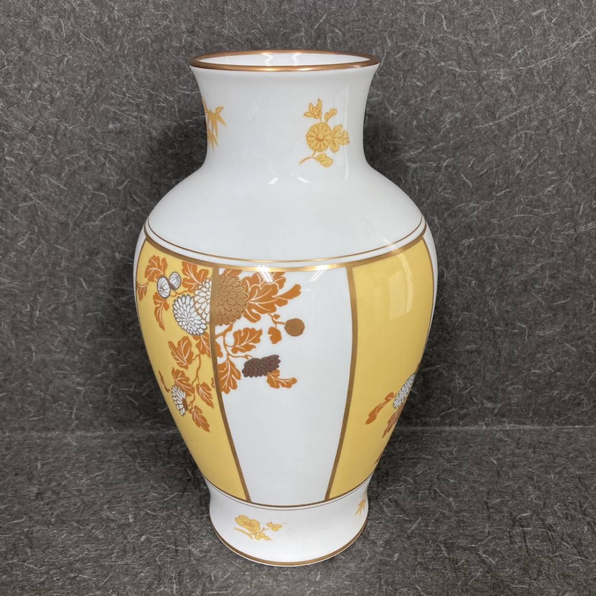 大倉陶園☆フランクリンポーセリン限定品 花瓶 花入 四君子之内梅・菊