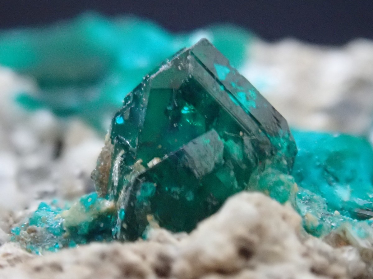 【原石】 ラピスラズリ　約3,470g ◇AAA級天然ラピスラズリ原石177O3-114O83b