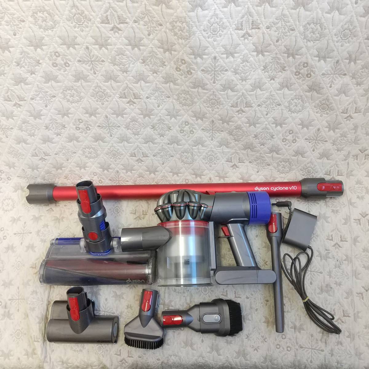 67】 中古品 dyson ダイソン SV11 コードレスクリーナー Yahoo