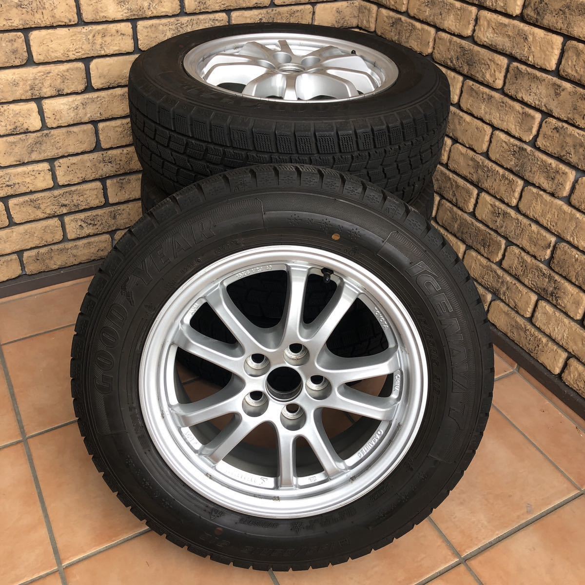 プリウス　ホイールタイヤセット　アイスナビ7 0 GOODYEAR アイスナビ7 中古 CROSS SE
