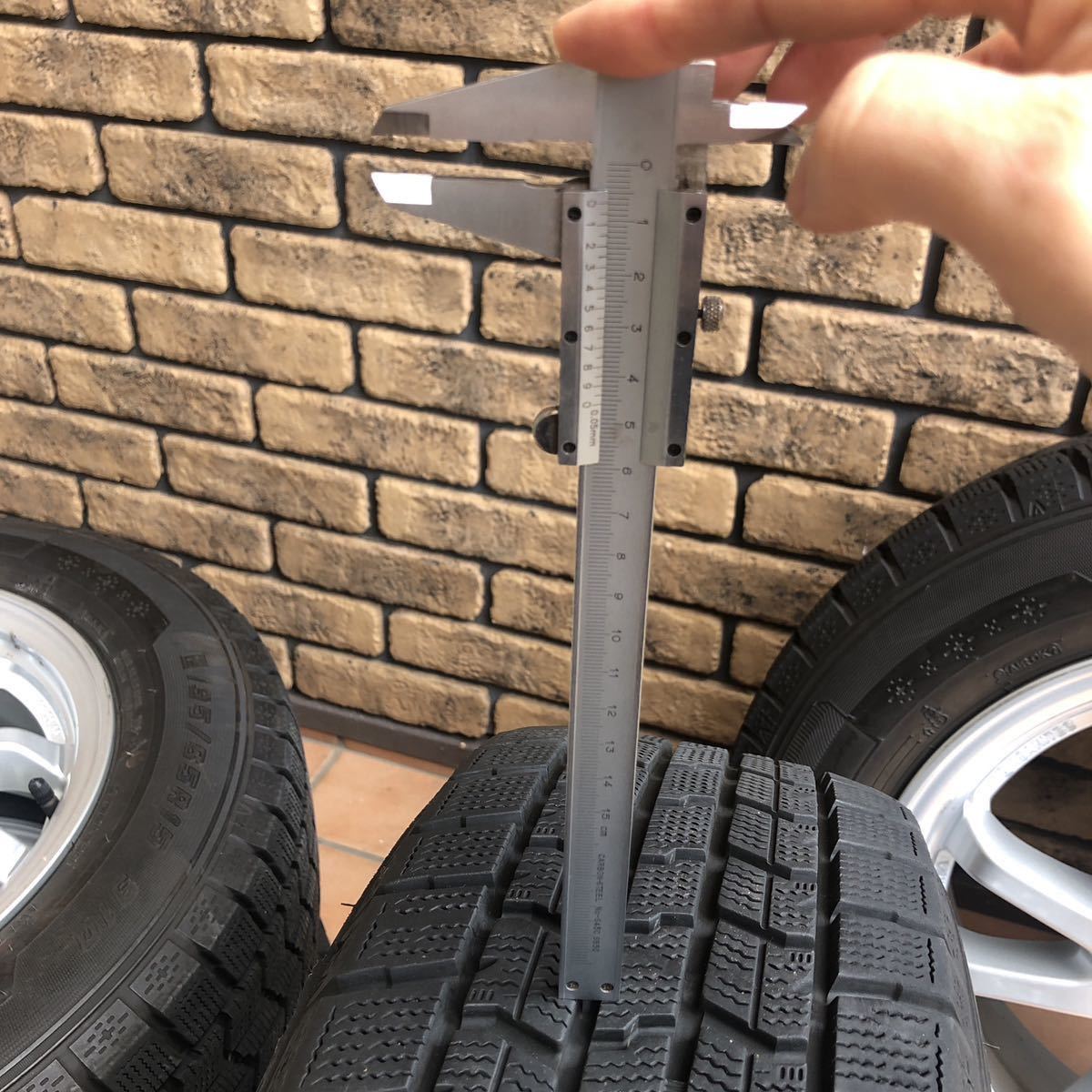 プリウス　ホイールタイヤセット　アイスナビ7 0 GOODYEAR アイスナビ7 中古 CROSS SE