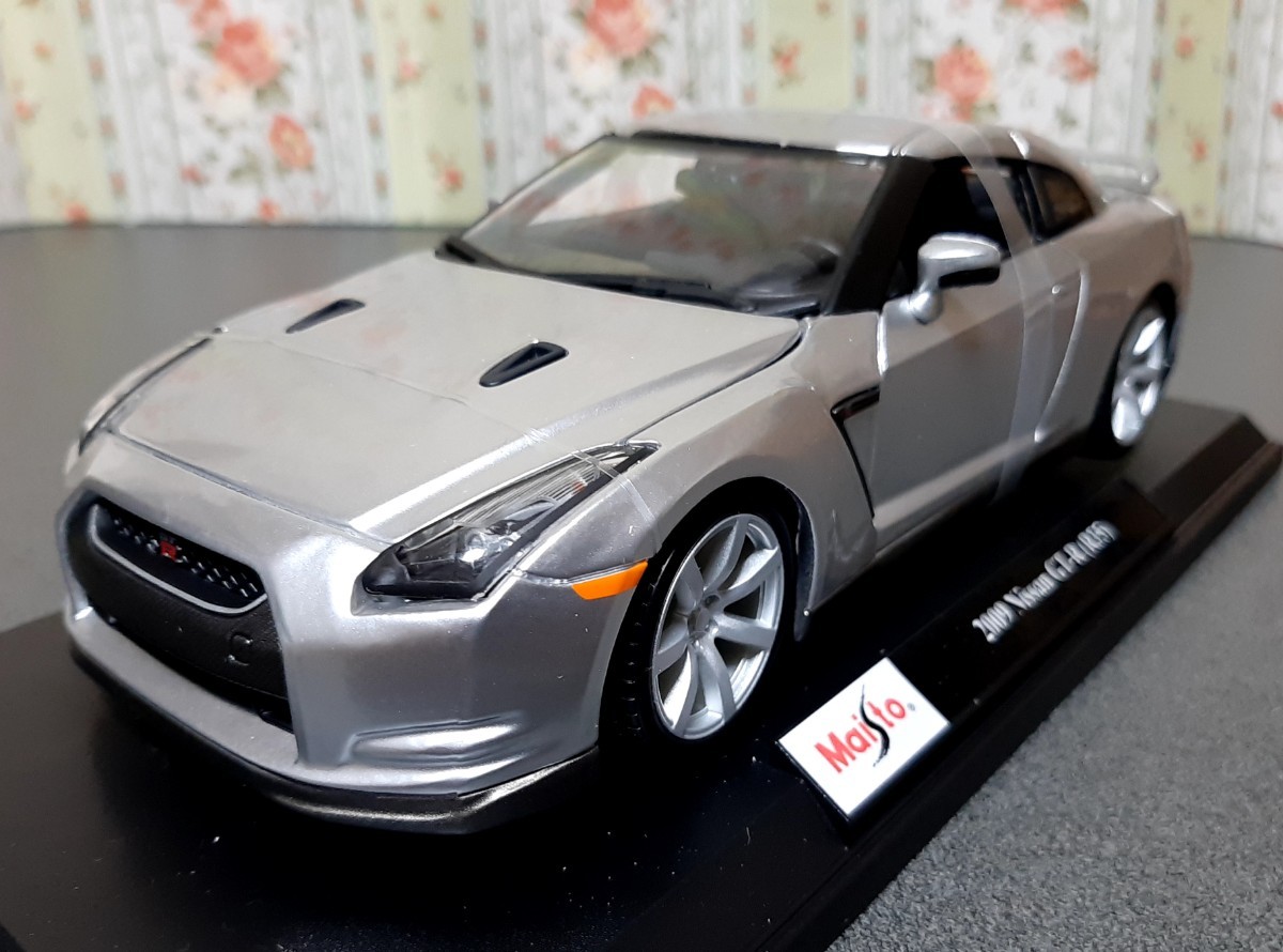 Nissan GT-R R35 1/18 Maisto 新品未使用