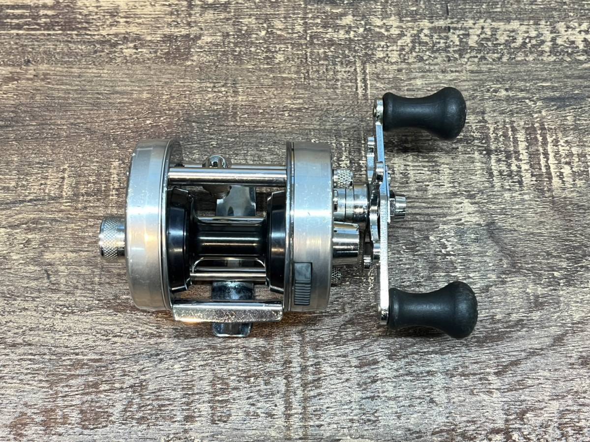 ABU Ambassadeur 2500CI　アブ　カスタム Abu Garcia Ambassadeur アブ アンバサダー 2500Cl フットNo.040004 M0067