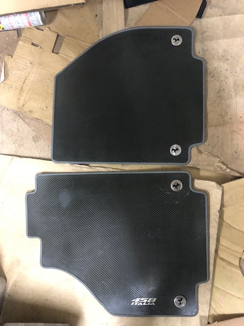 定番人気 Ferrari フェラーリ ４５８ イタリア ITALIA 純正 カーボン調 フロアマット(フェラーリ)｜売買されたオークション情報、yahooの商品情報をアーカイブ公開 - オークファン フェラーリ