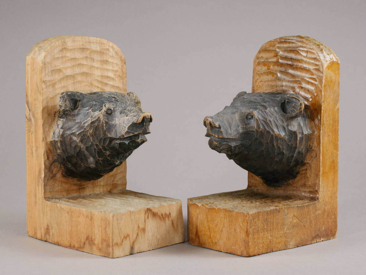  古い木彫り熊ブックエンド 無銘 クマ彫刻置物北海道アイヌ工芸品昭和レトロオブジェブックスタンド本棚本立て(木工、竹工芸)｜売買されたオークション情報、yahooの商品情報をアーカイブ 木工、竹工芸