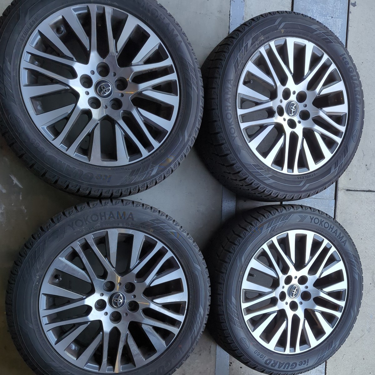 235⁄50R18 スタッドレス トヨタ ヴェルファイア アルファード 純正