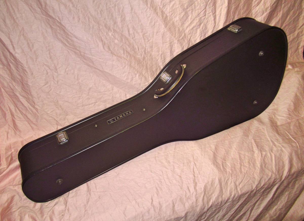 YAMAHA ロケットケース　クラシックギター用　ヴィンテージロゴ