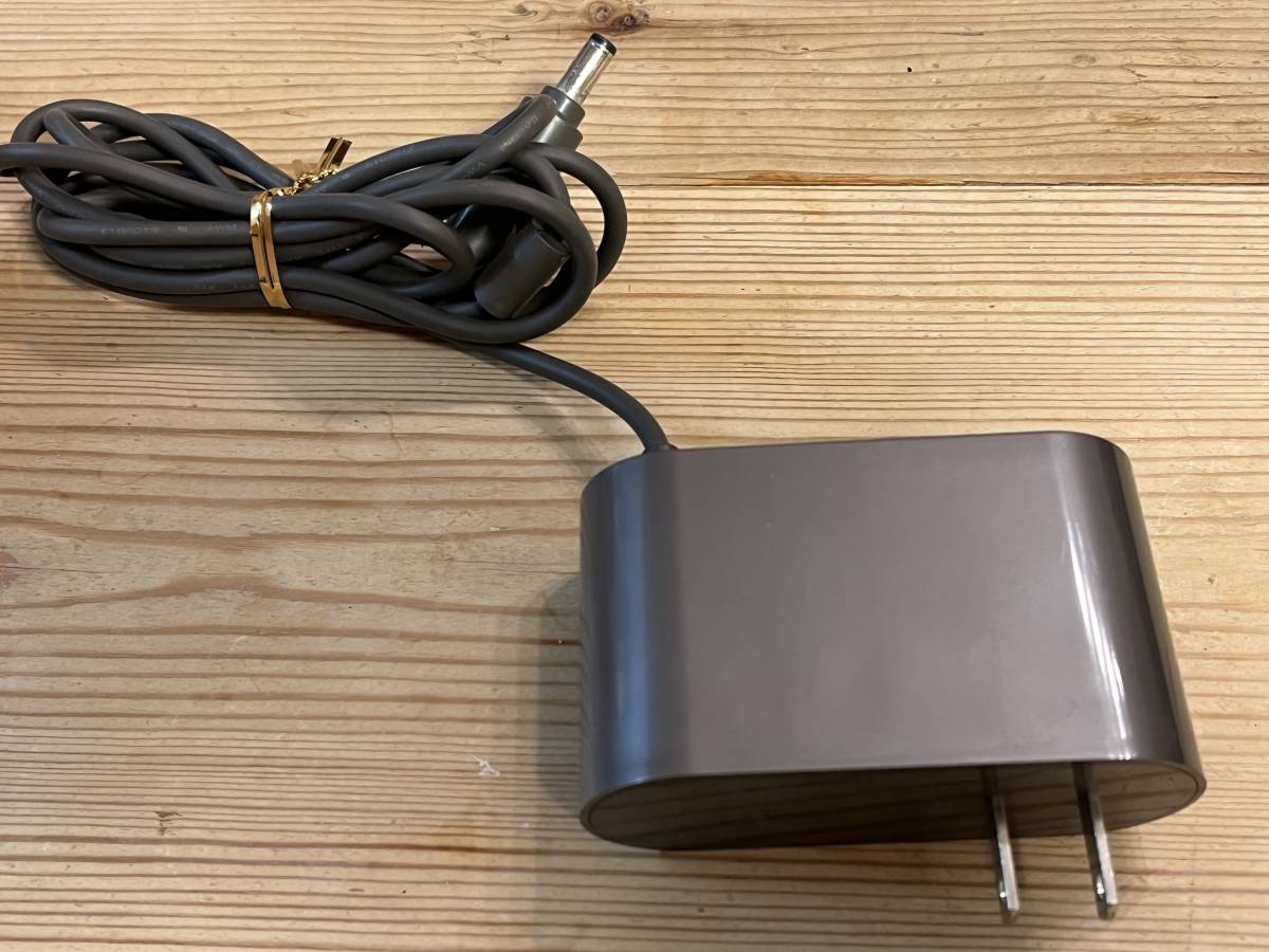 ★中古★dyson ダイソン 純正品 充電器 ACアダプター 205720-04 対応機種 DC58/DC59/DC61/DC62/V6/V7/V8_2