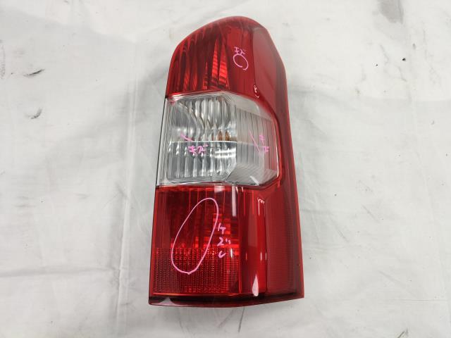 プロボックス DBE-NCP165V 右テールランプ DX 058 81551-52C40 トヨタ