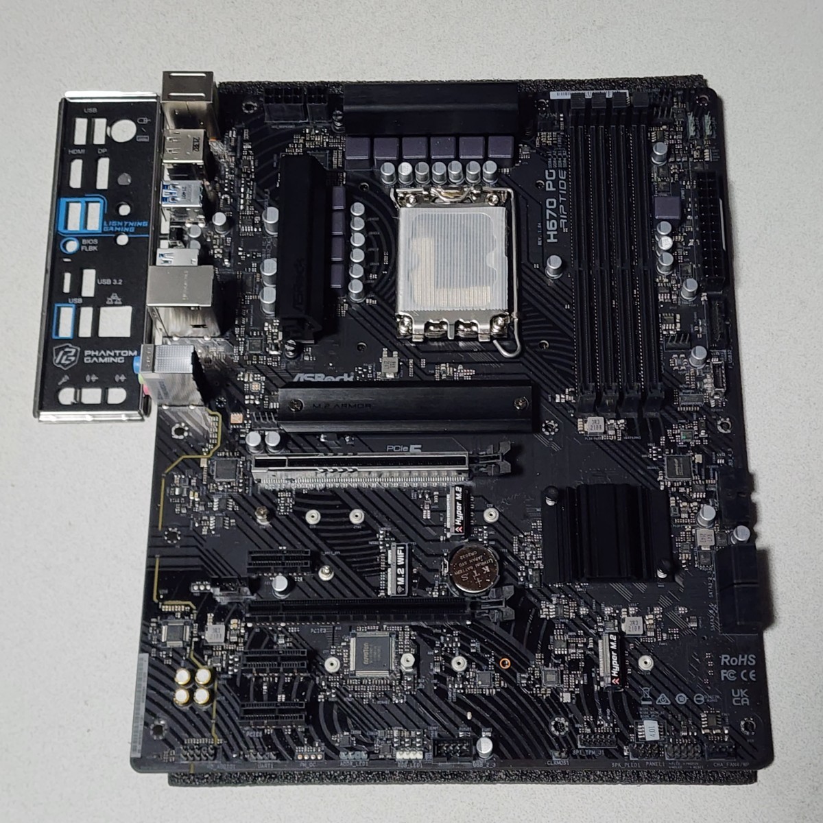 ASRock H670 PG RIPTIDE IOパネル付属 LGA1700 ATXマザーボード 第12