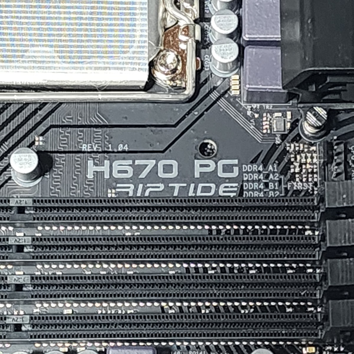 ASRock H670 PG RIPTIDE IOパネル付属 LGA1700 ATXマザーボード 第12