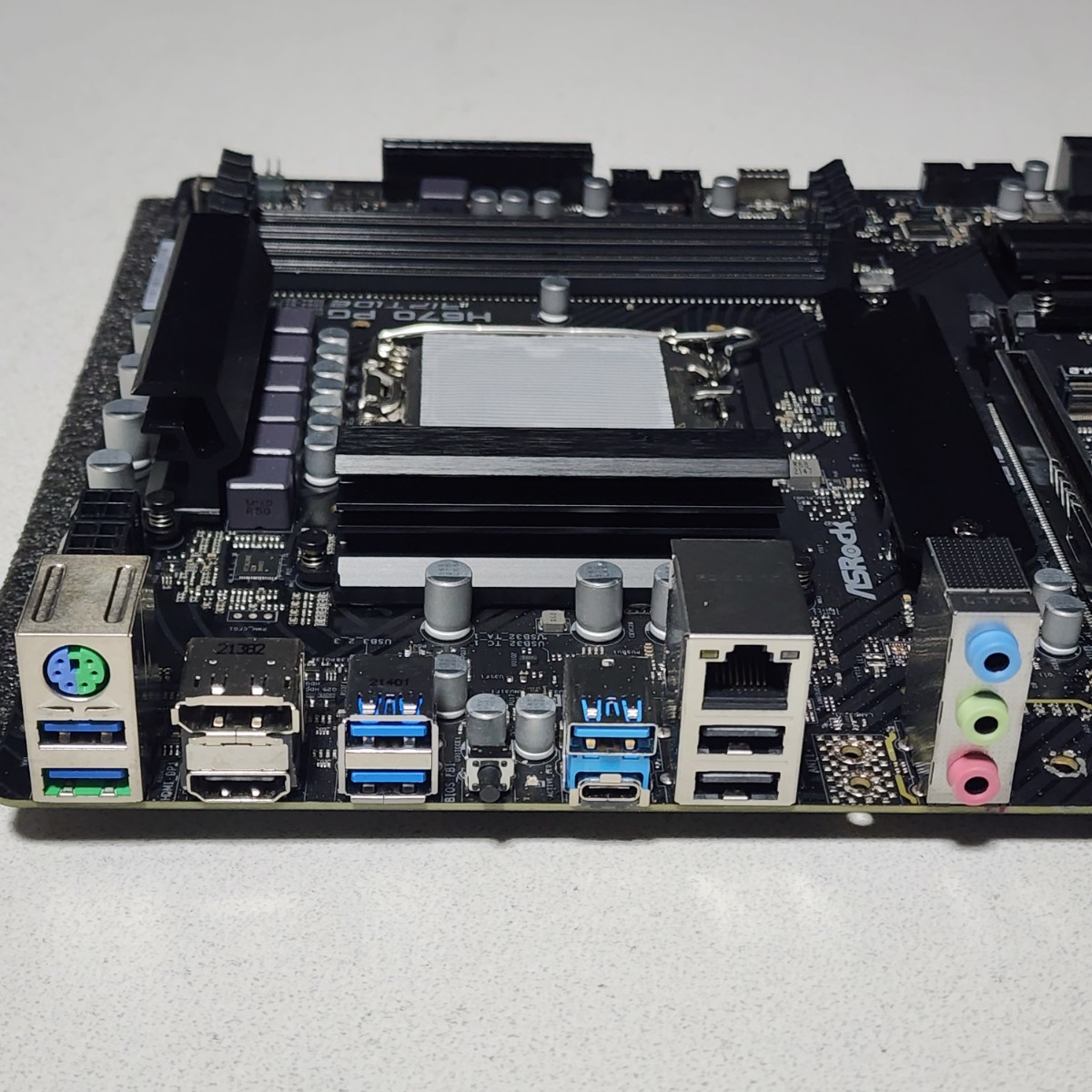 ASRock H670 PG RIPTIDE IOパネル付属 LGA1700 ATXマザーボード 第12