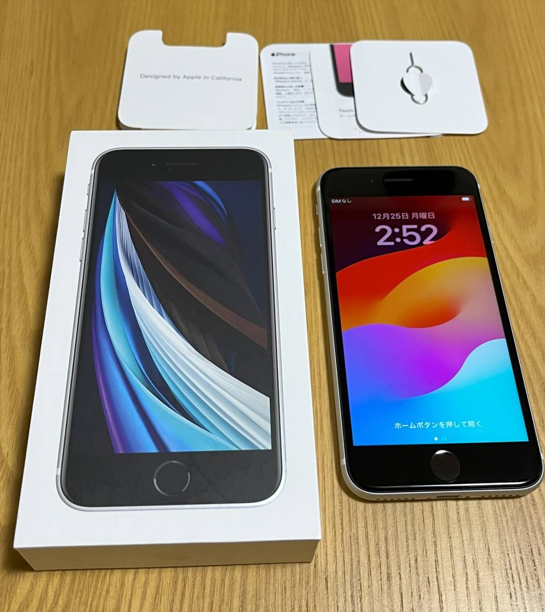 iPhoneSE第2世代 【バッテリー84%】【64GB】ホワイト　　本体 第2世代】iPhoneSE 64GB ホワイト バッテリー84％ SIMフリー ホワイト