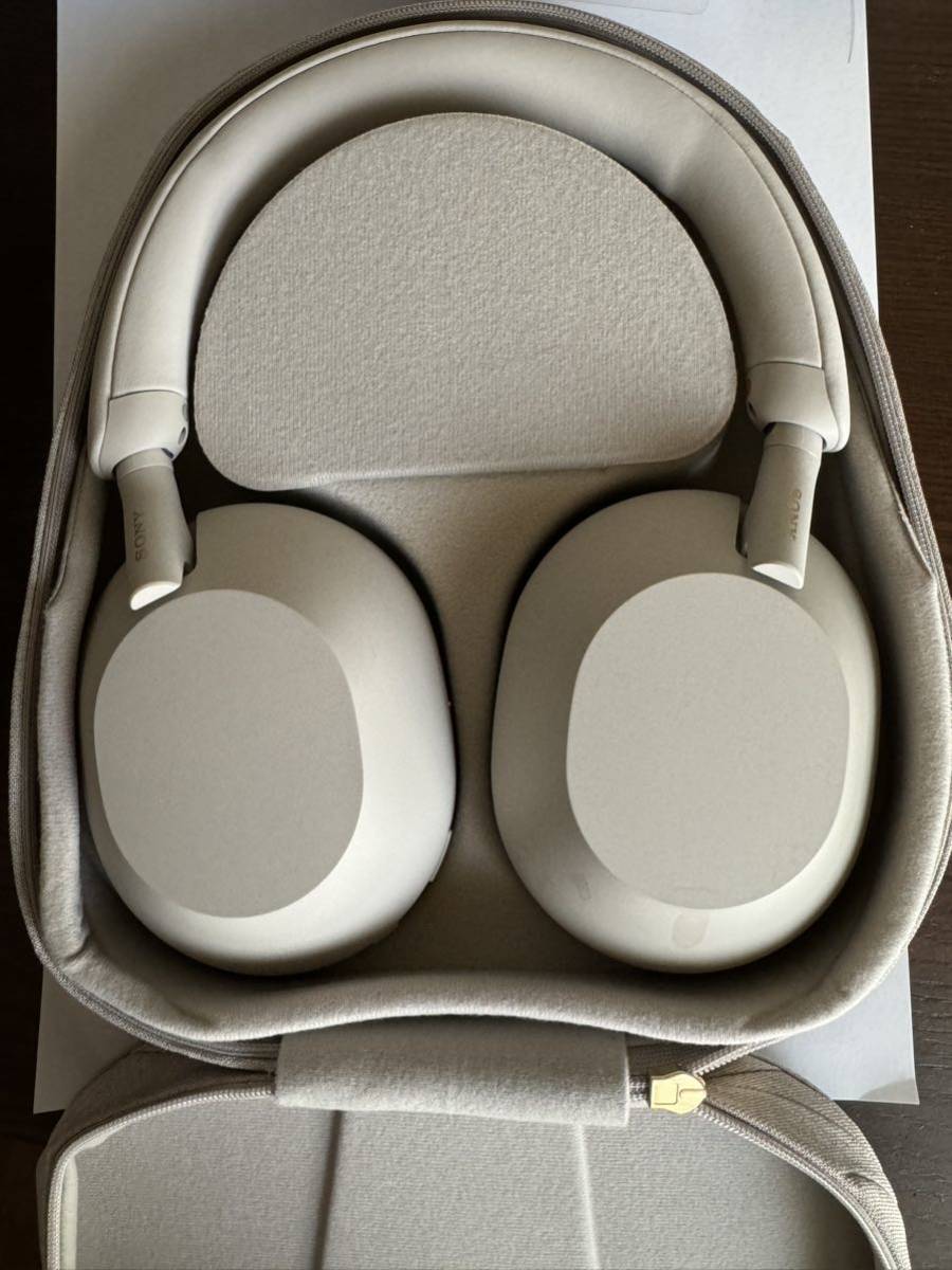 ソニー ワイヤレスノイズキャンセリングヘッドホン WH-1000XM5