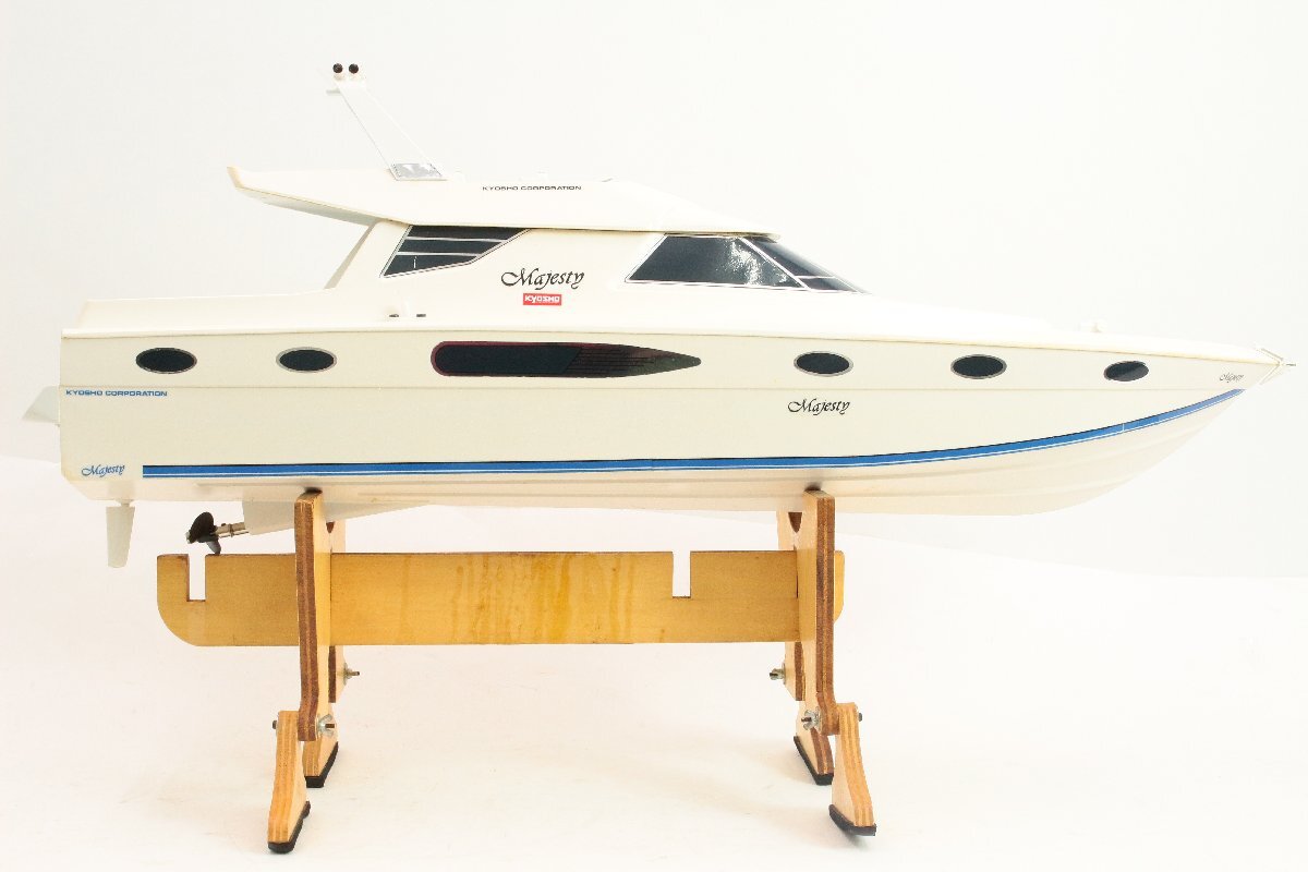 KYOSHO/京商 ＊ MAJESTY/マジェスティ ボート/船 RC/ラジコン 台座付き