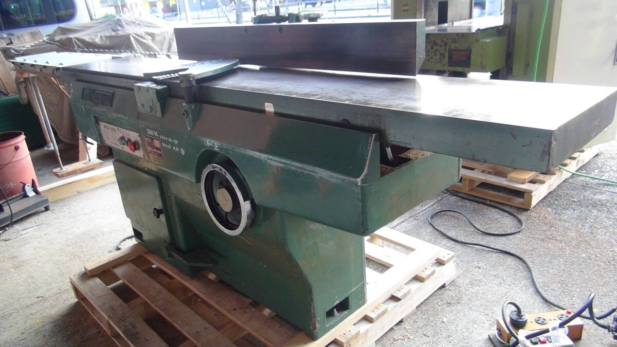 名門宮川 手押しかんな盤MTR300　3枚刃3馬力　電源カットできるブレーキ付 後ろローラー台付き 美品_1