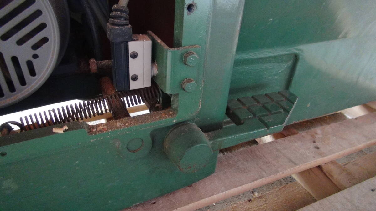 名門宮川 手押しかんな盤MTR300　3枚刃3馬力　電源カットできるブレーキ付 後ろローラー台付き 美品_8