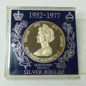 エリザベス 1977 コインの値段と価格推移は？｜8件の売買データから
