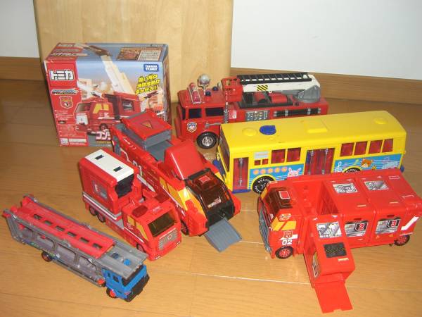 ハイパーレスキュー、消防車、トミカカーキャリア、バスなど_1