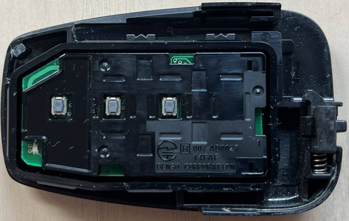 【送料無料】3,000円売切 トヨタ ＲＡＶ４ ＭＸＡＡ５４ スマートキー_4